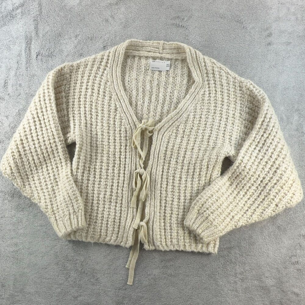 ASOS DESIGN Women's White V-Neck Button Cardigan Knit Long Sleeve Size 6